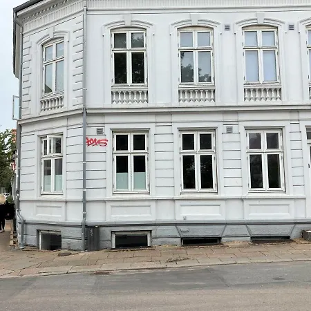 Furnished 2 Bedroom In Apartamento Kolding