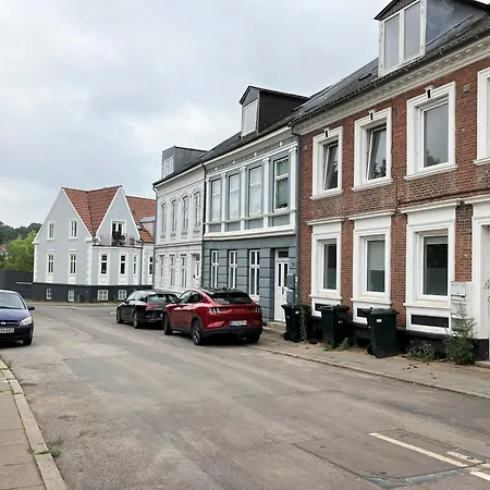 Furnished 2 Bedroom In Apartamento *